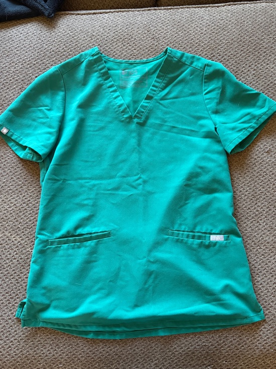 Figs Tops - Figs Casma 2 pocket V Scrub top Women’s